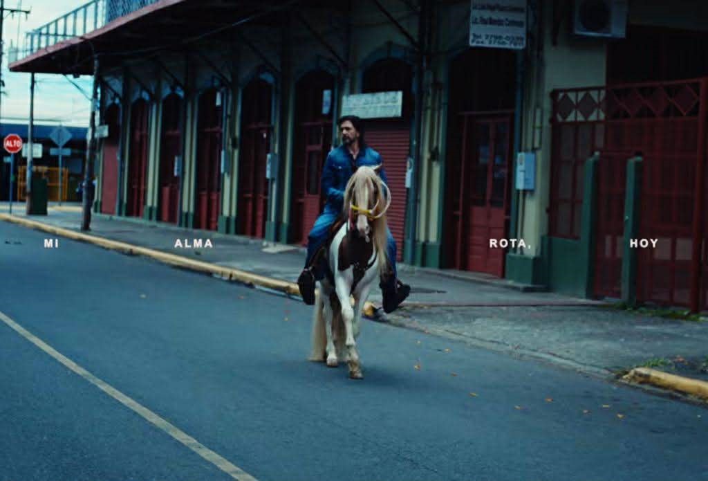 Juanes lanza su nueva producción y libera los visuales grabados en Costa Rica